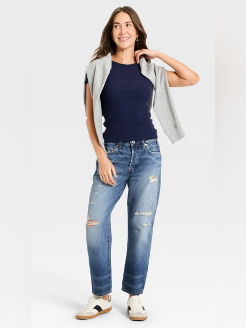 Women's Mid-Rise Boyfriend Jeans Universal Thread Vintage Medium Destroy size 2 - Picture 3 of 8
